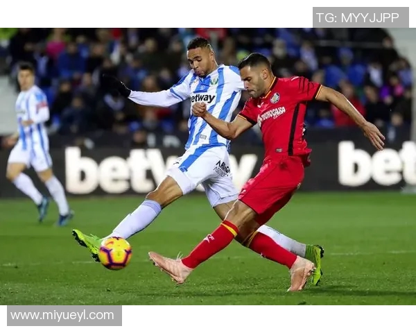 坎布尔主场迎战奥斯双方争夺关键三分激烈对决 坎布尔主场迎战奥斯双方争夺关键三分激烈对决