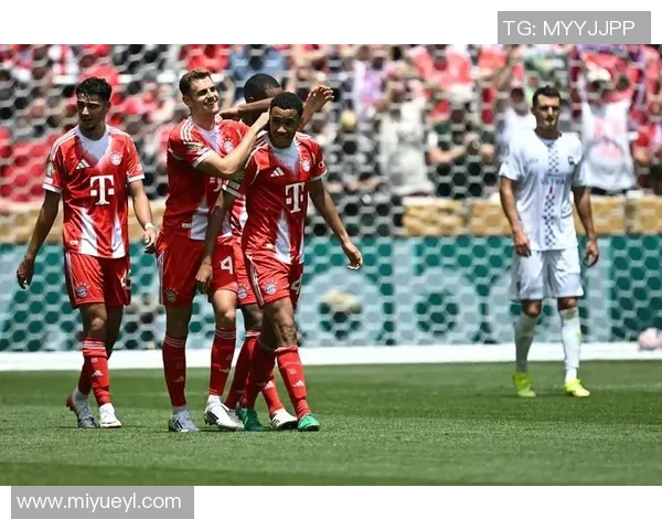 巴黎与拜仁对决主裁判的判罚争议引发热议分析 巴黎与拜仁对决主裁判的判罚争议引发热议分析