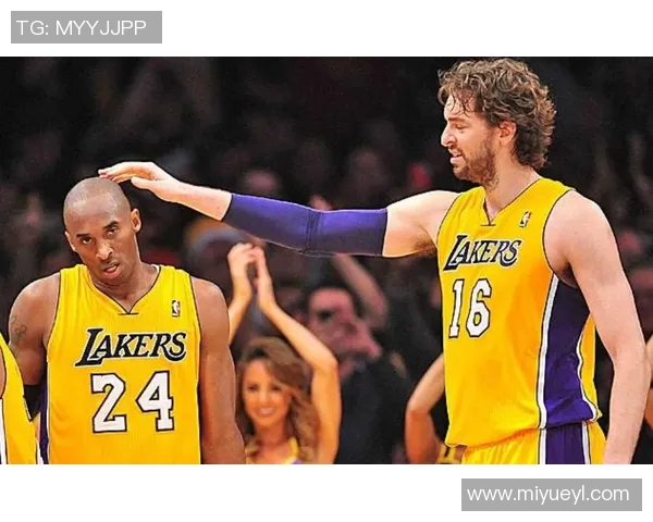 湖人对决马刺精彩黑白直播全程回顾与分析 湖人对决马刺精彩黑白直播全程回顾与分析