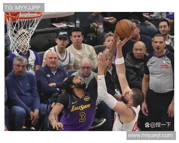 2013年湖人与快船激战回顾CCTV精彩瞬间重温篮球经典对决